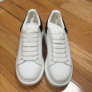 Alexander McQueen White and Black Men's Sneakers Size 8 New.
